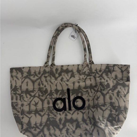 Brand New Alo Yoga Iconic Grey Tie Dye Shopper Bag - Picture 3 of 8